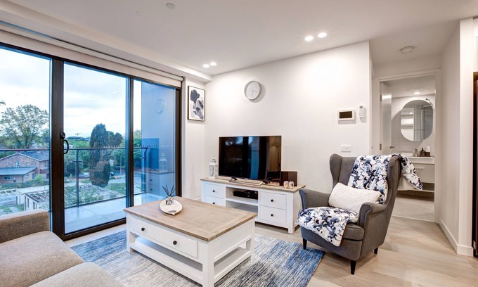 Dickson Apartamento | The Hamptons - Luxurious Fully Furnished 2 Bedroom Central Location