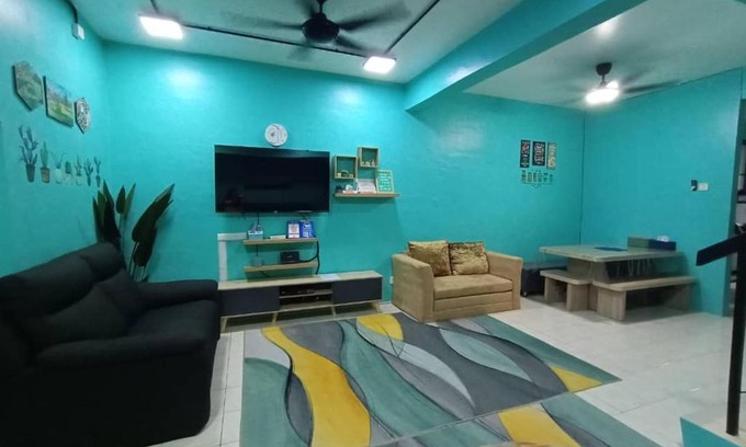 Kepala Batas Casa | The Handz House II with WIFI - For family or same gender only