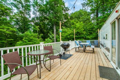 Dandridge Casa | The Happy Camper A Peaceful Retreat