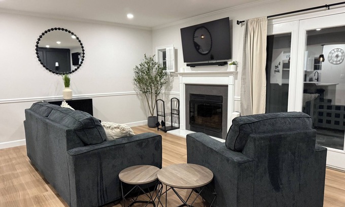 Norwich Apartamento | The Happy Hideaway, steps from Spa and 1 mile to Mohegan Sun