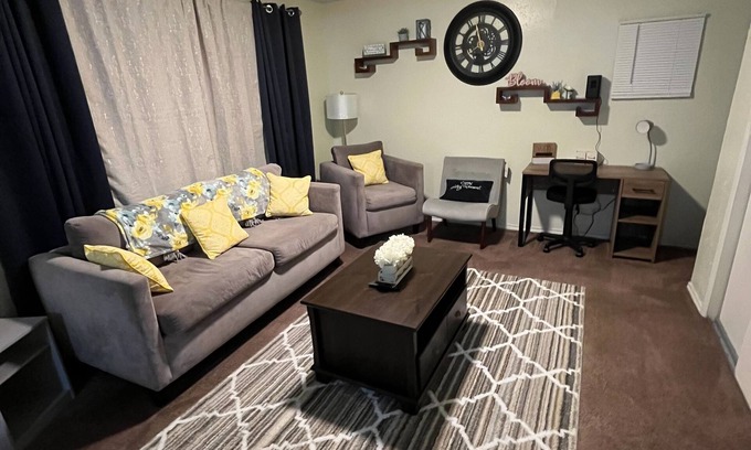 Mount Houston Casa | The Happy Hyde Away