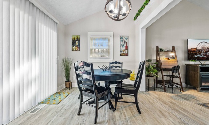 Douglasville Casa | The Happy Place: 3BR in Quiet Neighborhood