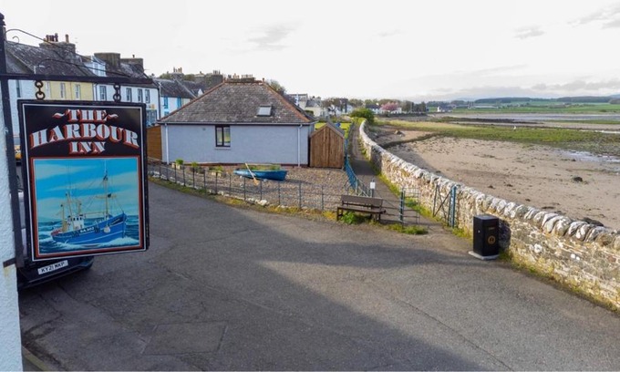 Garlieston Hotel | The Harbour Inn