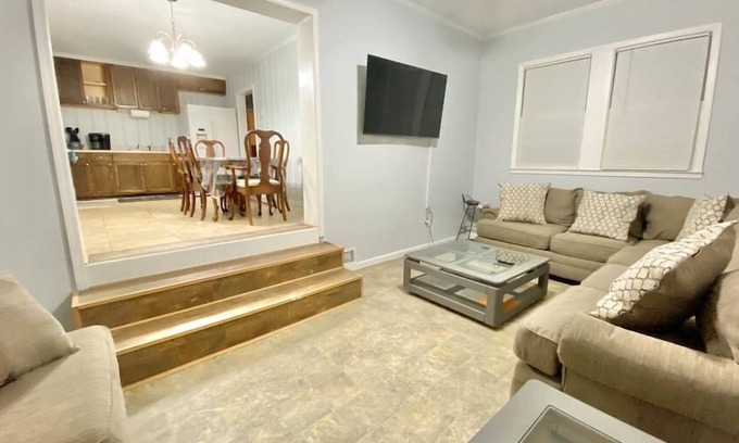 Mount Berry Casa | The Harrison Home - 3 Bedroom Gem - Smart Tvs