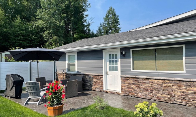 Oneonta Apartamento | The Hartman's get away 2 bedroom. Perfect for baseball families.