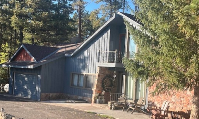 Ponderosa Pines Casa | The Harvest Moon Mountain Retreat