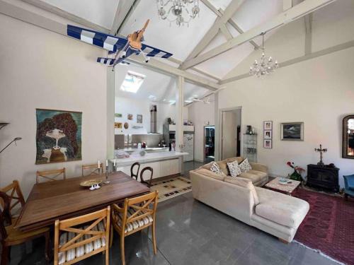 Esperaza Casa | The hat factory