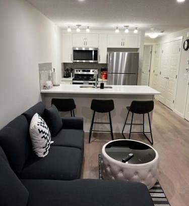Southeast Calgary Apartamento | The Haven - cozy 1 bedroom suite in Seton SE Calgary