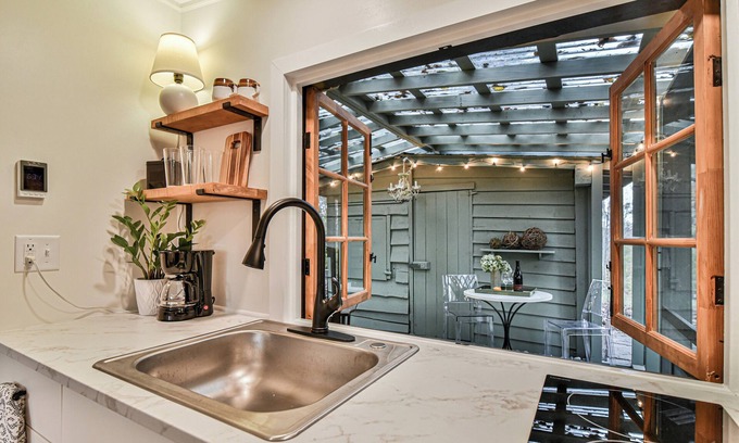 Hendersonville Cabaña | The Haven: Mountaintop Cottage Retreat
