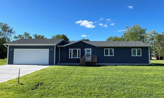 Corydon Casa | The Haven Oasis. Brand new 3 bed 2 bath pet friendly space on brand new street