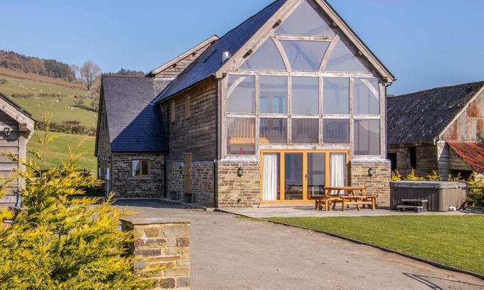Tirabad Casa | The Hayloft