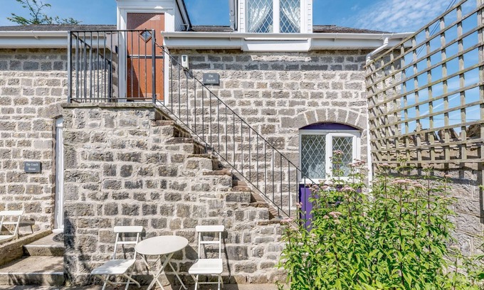 St. Florence Cabaña | THE HAYLOFT, pet friendly, with pool in St Florence