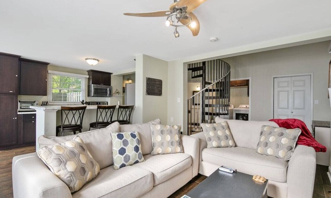 Terry Sanford Casa | The Haymount Hideaway