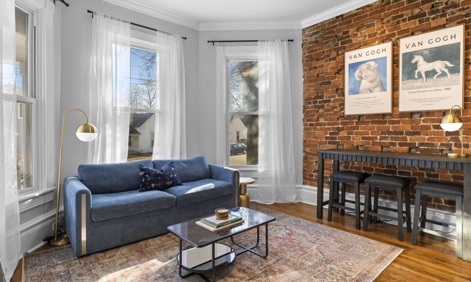 Northside District Apartamento | The Headley House - Chic & Cozy space in the heart of downtown