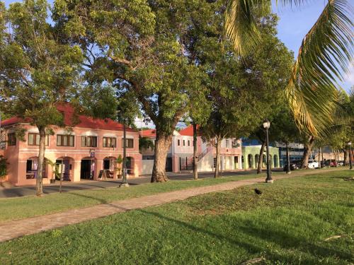 Frederiksted Southeast Apartamento | The Heart of Frederiksted - Steps Away from the Beach