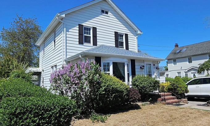 Hicksville Casa | The Heart of Hicksville House