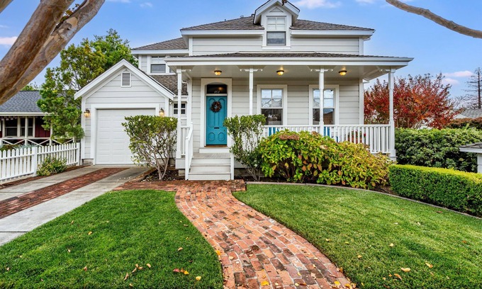 Sonoma Casa | The Heart of Sonoma Plaza: Stylish 1877 Victorian