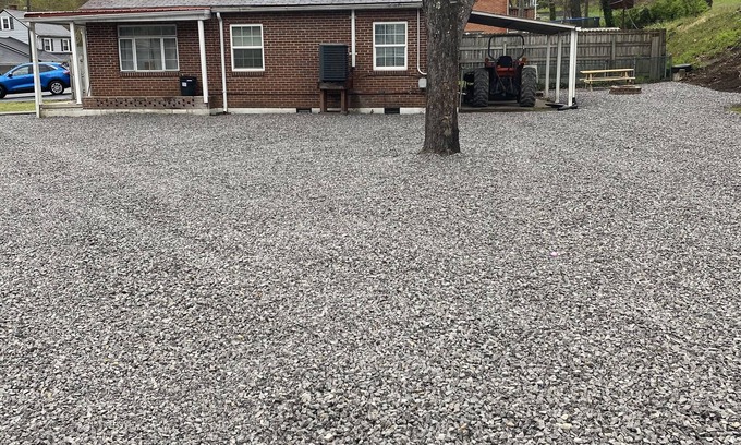 Hemphill Casa | The Heartland Lodge w/50amp RV site/ full hookup