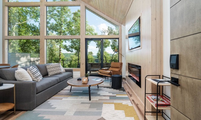 Hot Springs Cabina | The Hedgehog Cabin, Hot Tub, Mountaintop