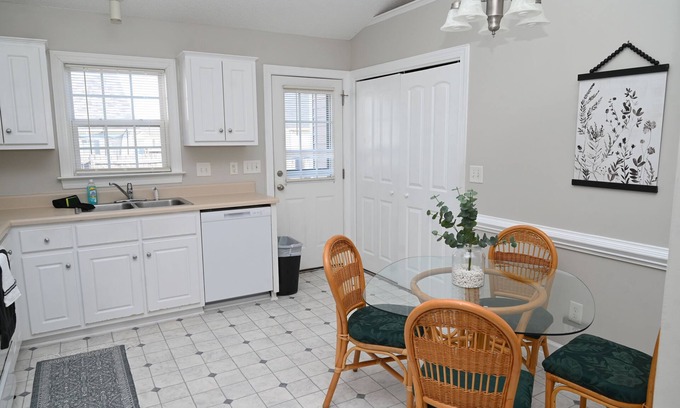 Greenville Casa | The Heir - Spacious 2 bedroom home