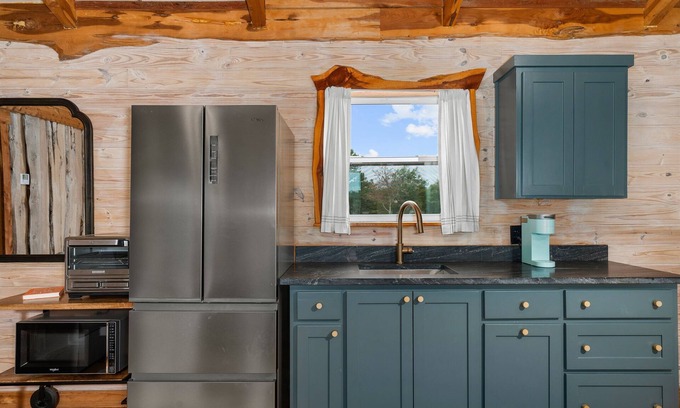 Laneville Cabina | The Hendo - Cabin #1 - Studio Style