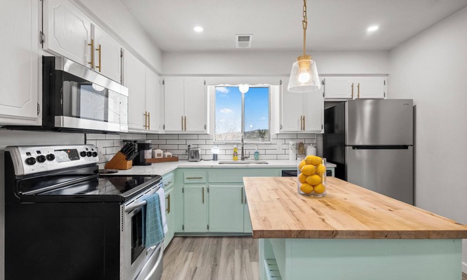 Leander Casa | The Heritage Hideaway Views Games & More