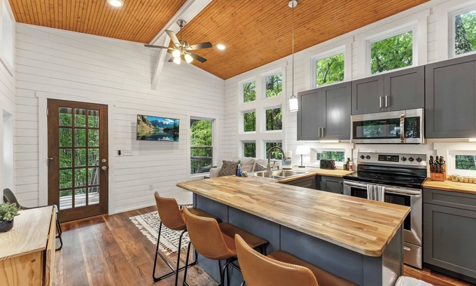 Menlo Casa | The Hickory Tiny Home in Menlo!