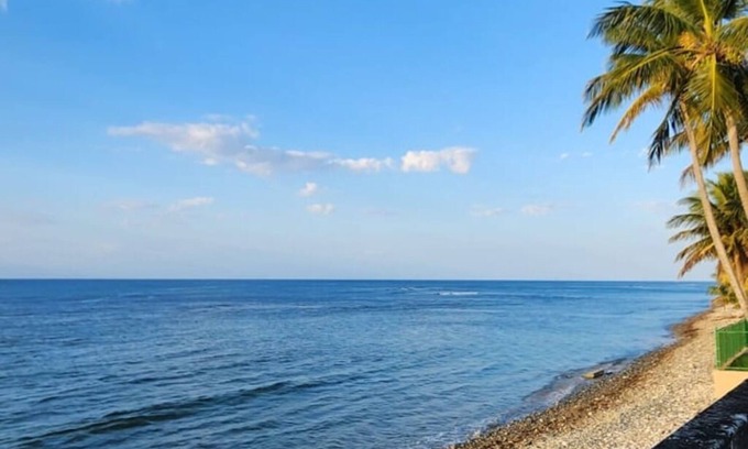 Guardarraya Casa | "The hidden Gem of PR" Seaside in Patillas, PR. Steps from the Beach.