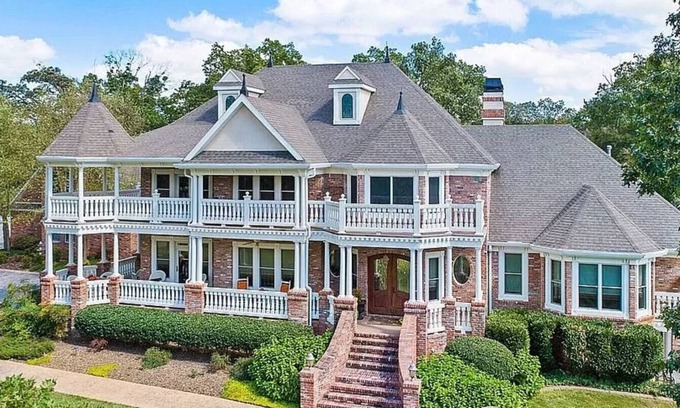 Maysville Casa | The Hidden Grove Pool Estate