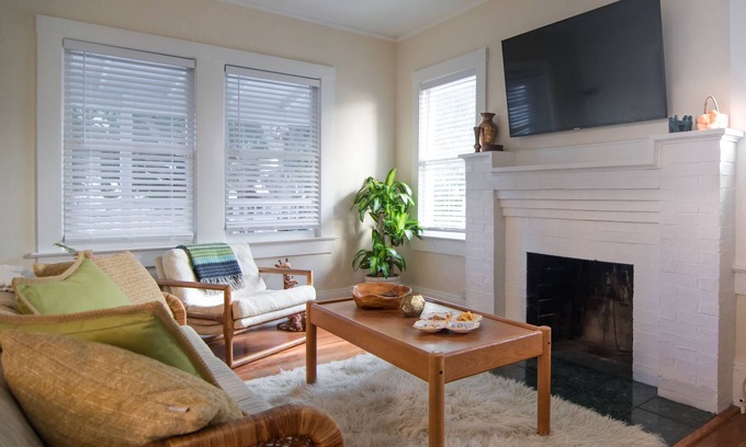 Downtown West Palm Beach Apartamento | The Hideaway, a cozy historic cottage tucked away in the heart of downtown WPB!