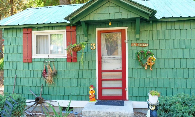 New Meadows Cabina | "The Hideaway" - Cabin 3
