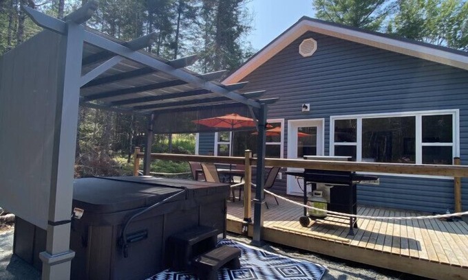 Saint Croix Cabaña | The Hideaway Cottage with Hot tub