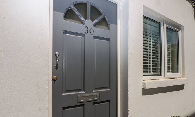 Southsea Cabaña | THE HIDEAWAY, family friendly, character holiday cottage in Southsea