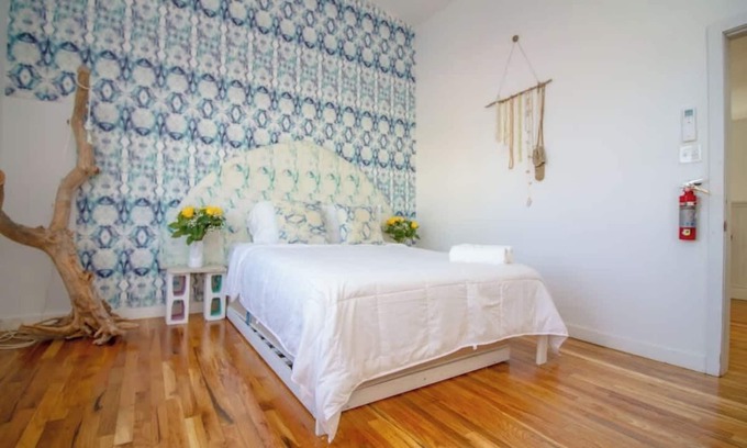 Queens Casa | The High Tide # 9 Suite de un dormitorio con cocina