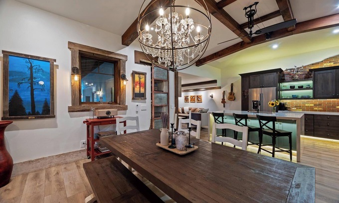 Olde Carlsbad Casa | The Highland Casita, a Carlsbad Coastal Villa - 1100 sq ft - 1 mile to the Ocean
