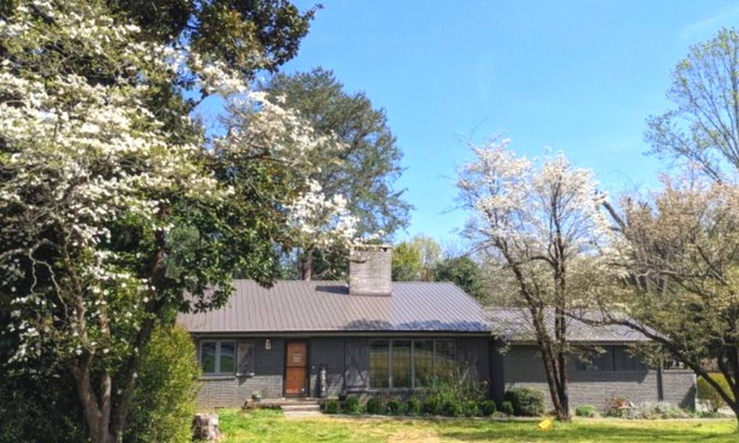 Cleveland Apartamento | The Highland Hideaway | Private Room