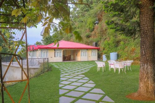 The Mall Road Hotel | The HillCrest Mussoorie, Mall Road