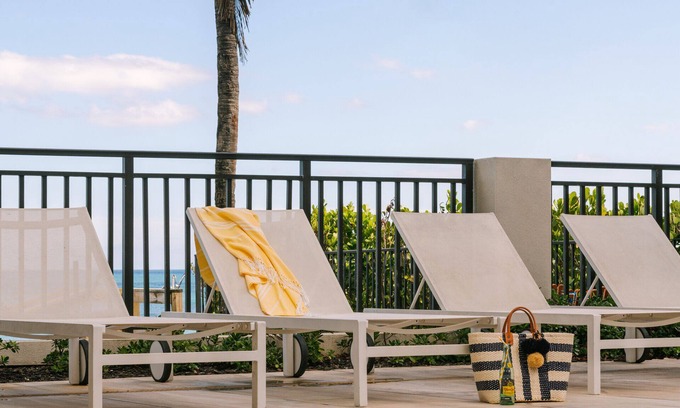 Hillsboro Beach Apartamento | The Hillsboro powered by Sonder | Superior King Suite+ w/ Balcony