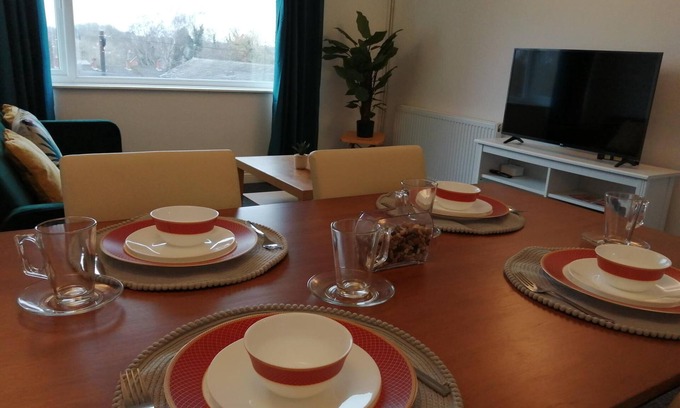 King's Norton Apartamento | The Hillside - Cosy 2 Bedroom Apartment King's Norton Birmingham