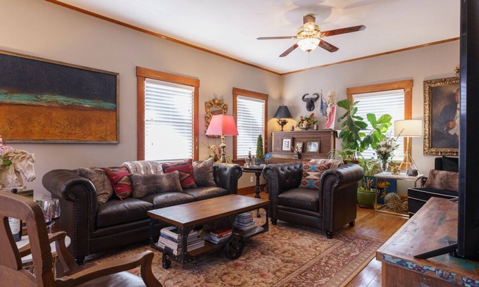 Russell Casa | El histórico Mahoney House en Russell es ideal para familias y grupos grandes