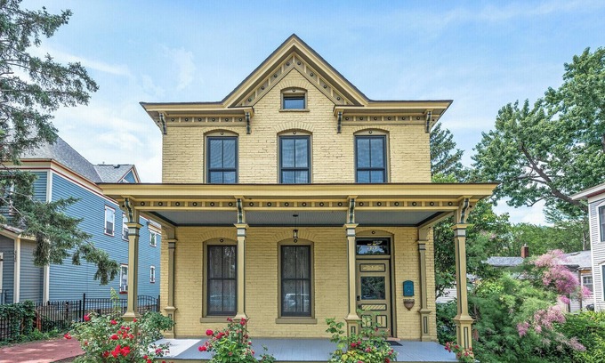 West Seventh Casa | "The Historic" - Masterful 1872 Restoration!