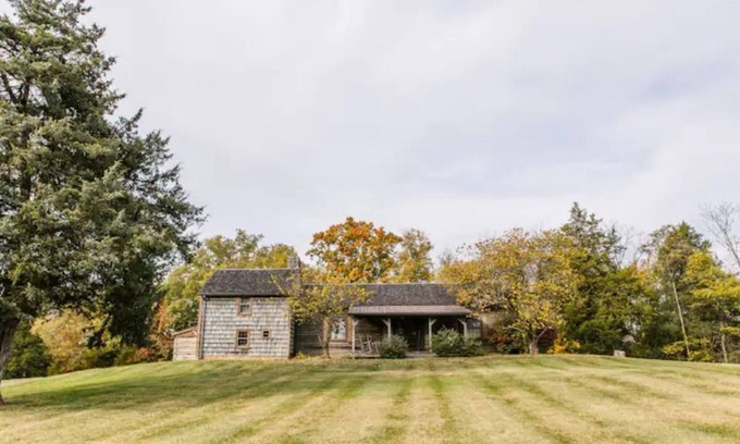 Eagleville Cabina | The Historical Cabin at Magnolia Farm