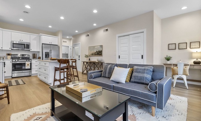 Historic Downtown Racine Casa | The Hive 2 Bedroom/2 Bath by Harbor and Root River