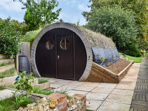 Elmsted Casa | The Hobbit House