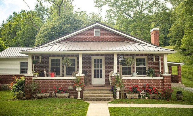 Holmes Mill Otro | The Home Place, in the Mountains!