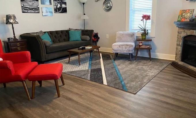 Williamston Apartamento | The Hot Rod Suite at Snooze and Cruise Apartments