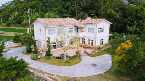 Dahu Cama Y Desayuno | The house behind stream