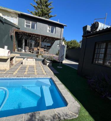 Stellenbosch Casa | The House Next Door