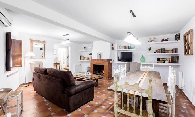 Candeleda Cabaña | La Casa de mis Suegros. Excelente Casa de Vacaciones para 6 personas