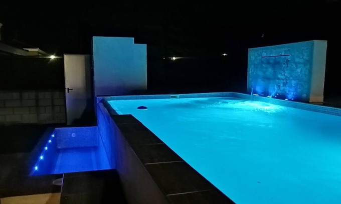 Barcience Chalet De Esquí | La Casa de Taramona cerca de Puy de Fou
